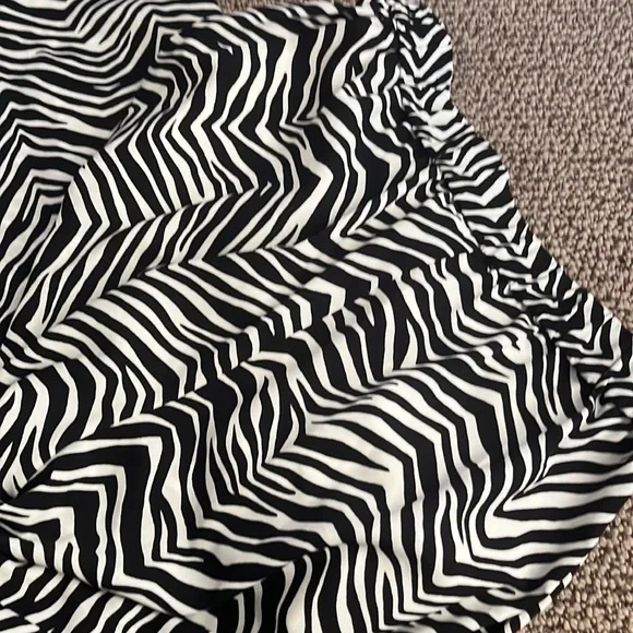 NWOT Vince camuto animal print pant - Picture 7 of 7